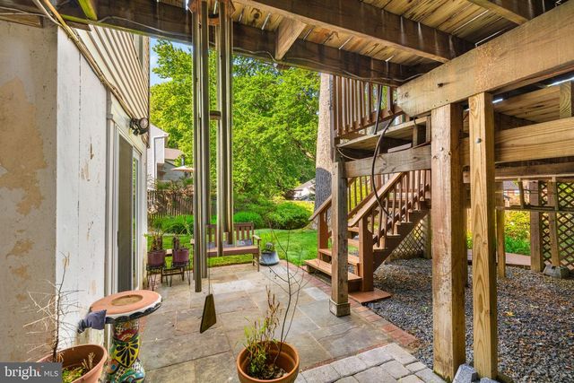 9454 LAPSTRAKE LN, Burke, VA 22015