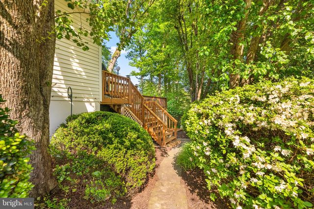 9454 LAPSTRAKE LN, Burke, VA 22015