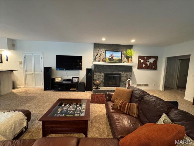 1217 Grey Fox Run, Weldon Spring, MO 63304