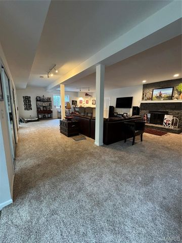 1217 Grey Fox Run, Weldon Spring, MO 63304
