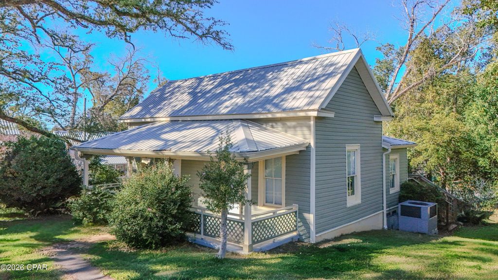 4404 Broad Street, Marianna, FL 32446