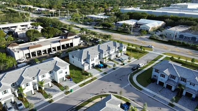 4611 NW 118th Avenue, Coral Springs, FL 33076