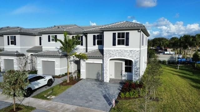 4611 NW 118th Avenue, Coral Springs, FL 33076