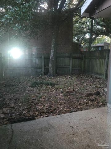 8487 Old Spanish Trl Rd, Pensacola, FL 32514