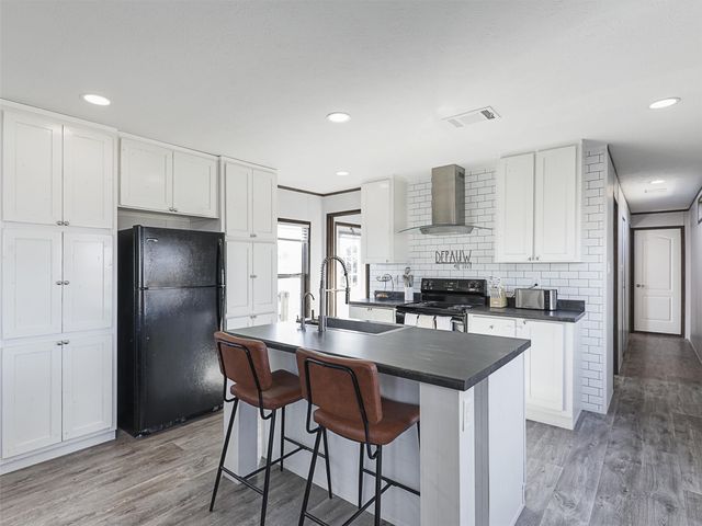 16384 FM 1173, Krum, TX 76249