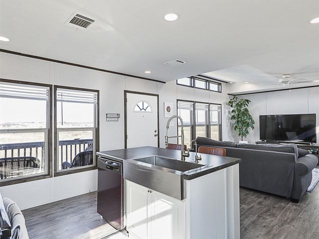 16384 FM 1173, Krum, TX 76249