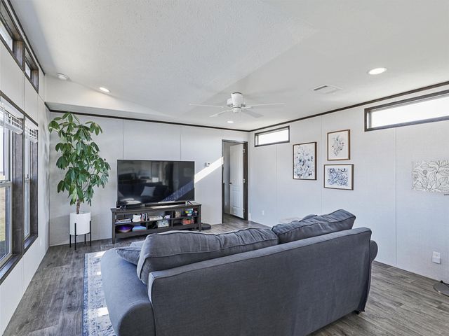 16384 FM 1173, Krum, TX 76249