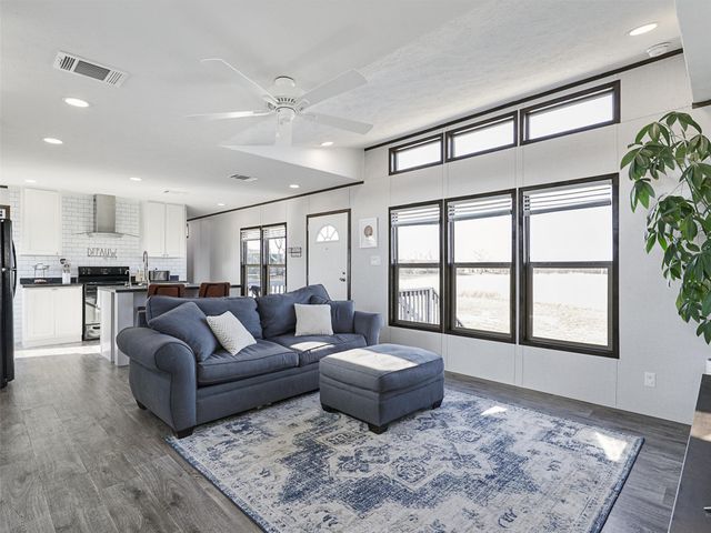 16384 FM 1173, Krum, TX 76249