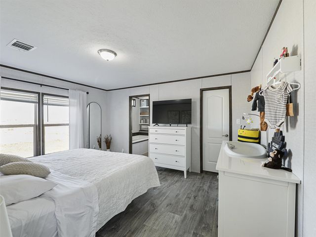 16384 FM 1173, Krum, TX 76249