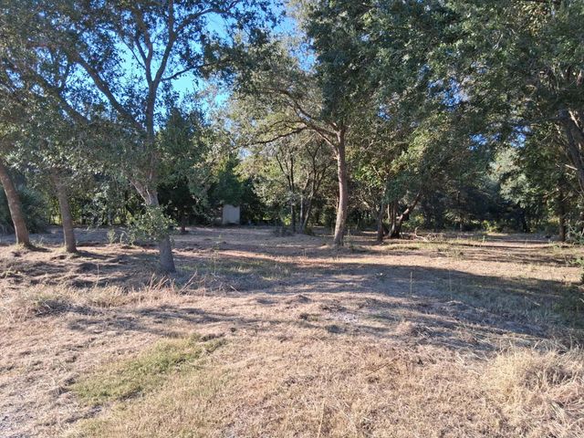 2155 Thomas Lane, Winnie, TX 77661