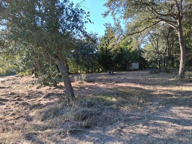 2155 Thomas Lane, Winnie, TX 77661