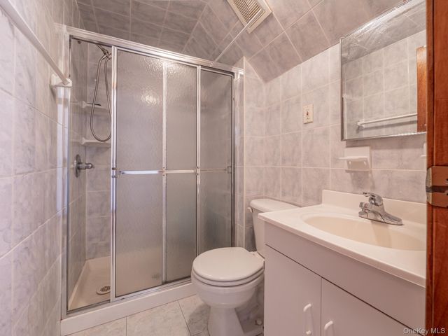 7618 172nd Street, Fresh Meadows, NY 11366