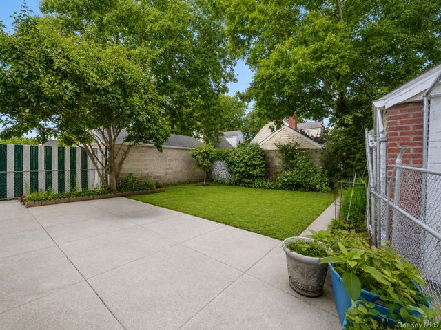 7618 172nd Street, Fresh Meadows, NY 11366