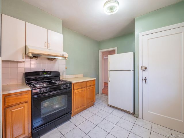 7618 172nd Street, Fresh Meadows, NY 11366