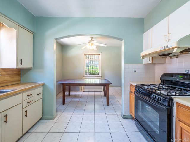 7618 172nd Street, Fresh Meadows, NY 11366