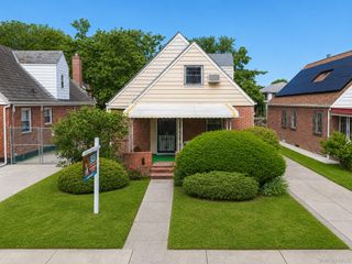7618 172nd Street, Fresh Meadows, NY 11366
