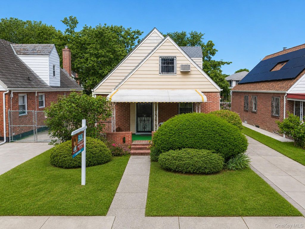 7618 172nd Street, Fresh Meadows, NY 11366