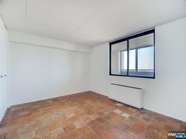 250 Gorge Road 18E, Cliffside Park, NJ 07010