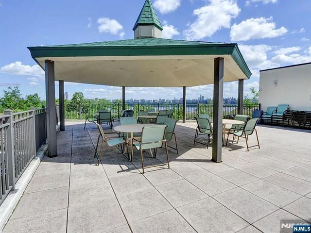 250 Gorge Road 18E, Cliffside Park, NJ 07010