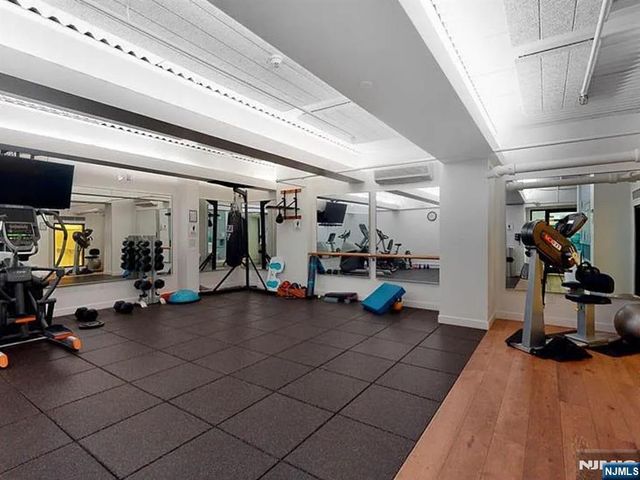 250 Gorge Road 18E, Cliffside Park, NJ 07010