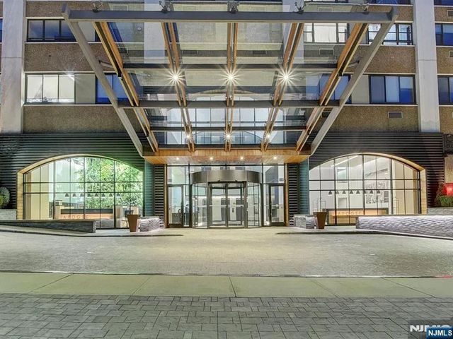 250 Gorge Road 18E, Cliffside Park, NJ 07010