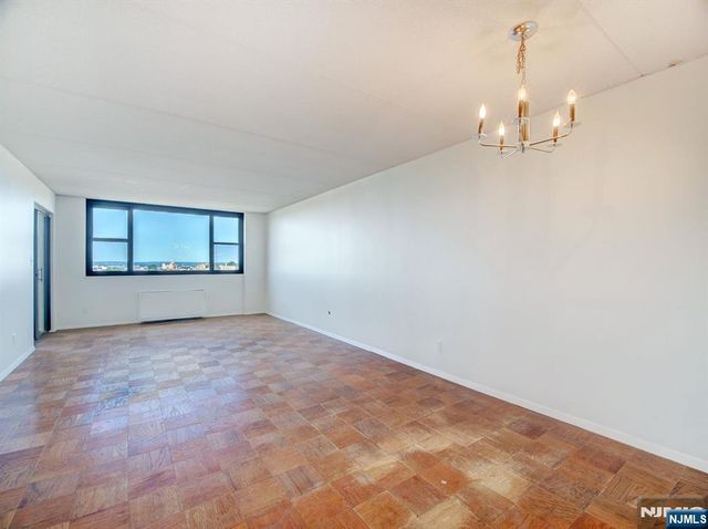 250 Gorge Road 18E, Cliffside Park, NJ 07010