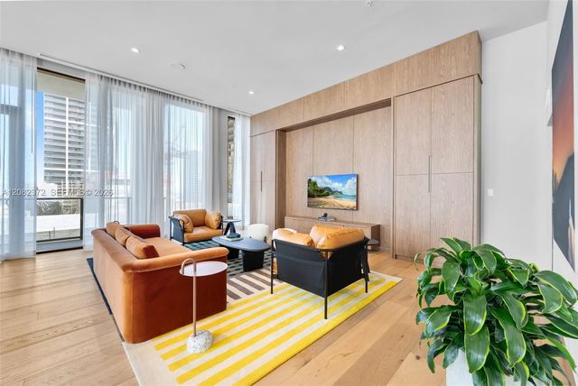 11 NE 6th Street 2209, Miami, FL 33132