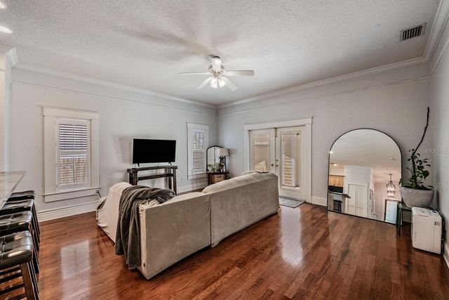 5804 N 9TH STREET, Tampa, FL 33604