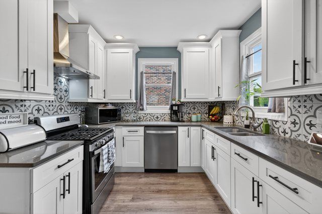 29 N Ahrens Avenue, Lombard, IL 60148