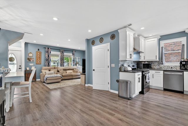 29 N Ahrens Avenue, Lombard, IL 60148