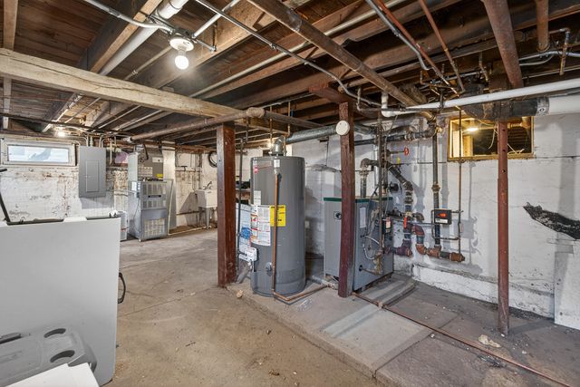 29 N Ahrens Avenue, Lombard, IL 60148