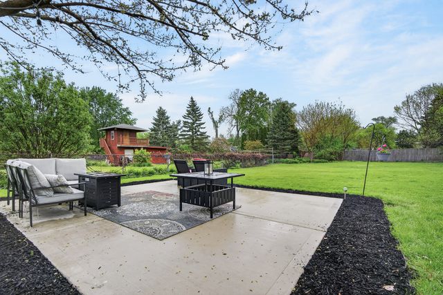 29 N Ahrens Avenue, Lombard, IL 60148