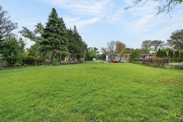 29 N Ahrens Avenue, Lombard, IL 60148