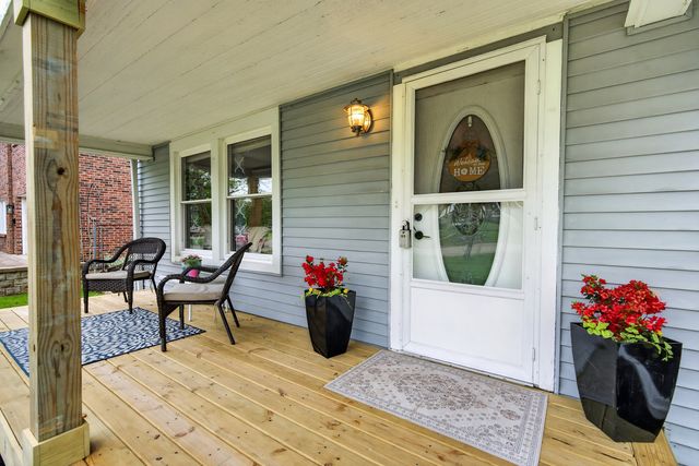 29 N Ahrens Avenue, Lombard, IL 60148