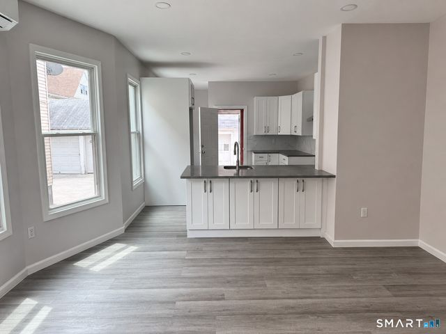 139 Whitney Avenue 1, Bridgeport, CT 06606