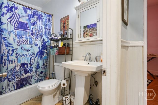 2304 E Reynolds Street, Savannah, GA 31401