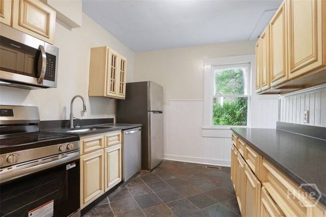 2304 E Reynolds Street, Savannah, GA 31401