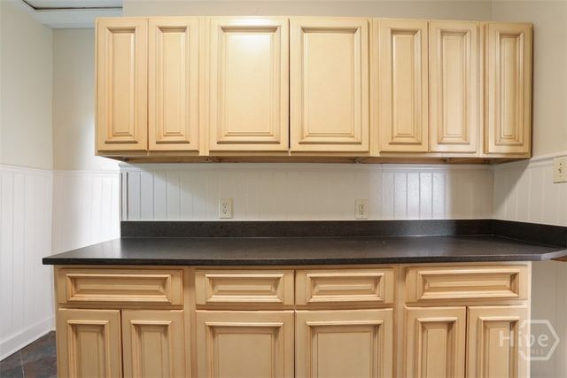 2304 E Reynolds Street, Savannah, GA 31401