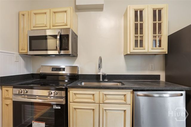 2304 E Reynolds Street, Savannah, GA 31401