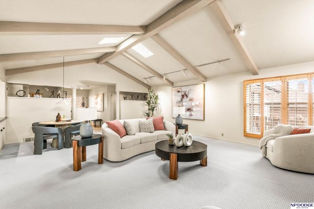 8731 Douglas Street, Omaha, NE 68114