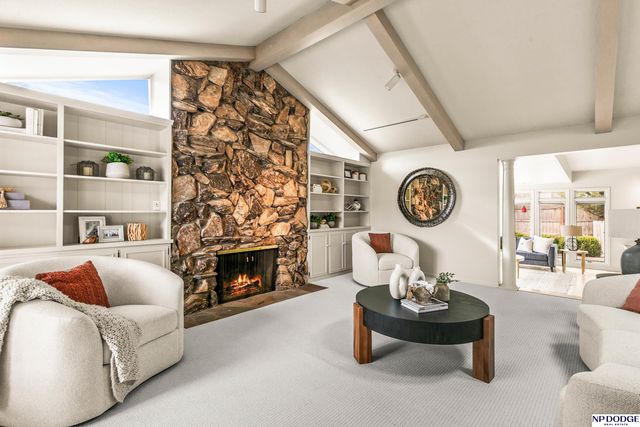 8731 Douglas Street, Omaha, NE 68114