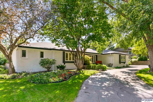 8731 Douglas Street, Omaha, NE 68114