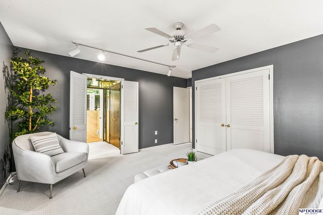 8731 Douglas Street, Omaha, NE 68114