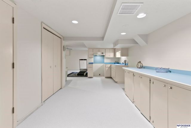 8731 Douglas Street, Omaha, NE 68114