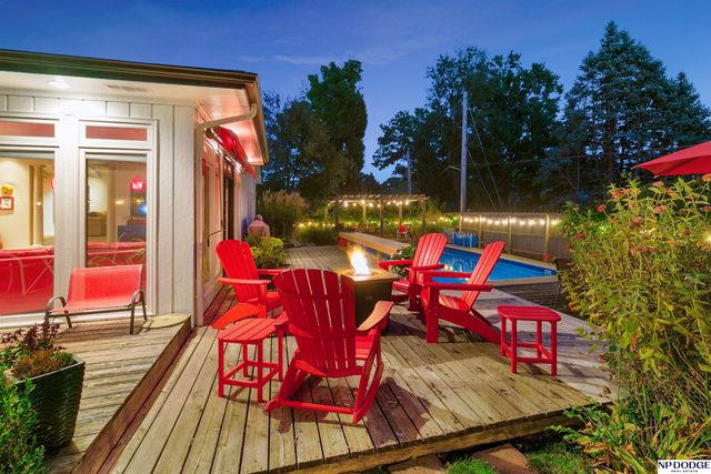 8731 Douglas Street, Omaha, NE 68114