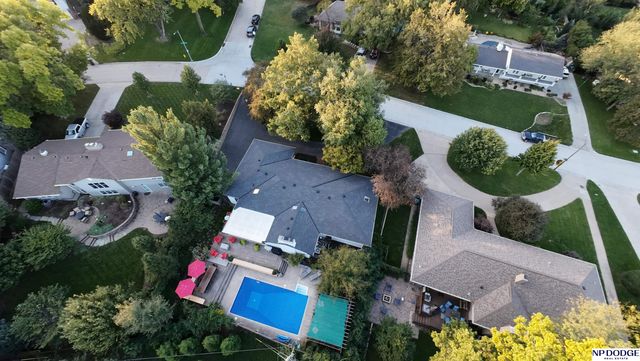 8731 Douglas Street, Omaha, NE 68114