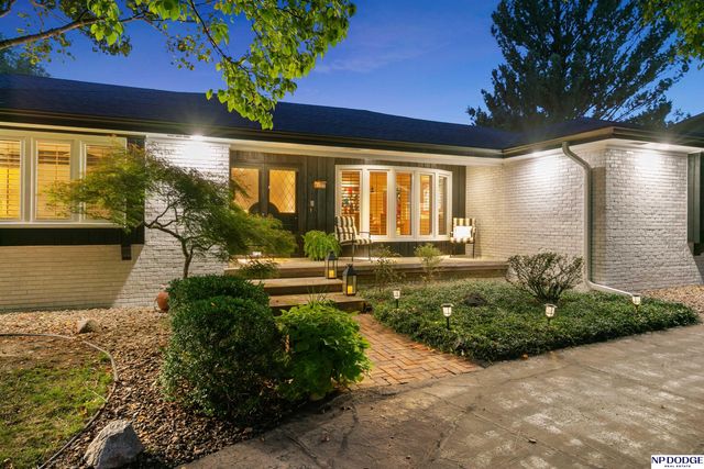 8731 Douglas Street, Omaha, NE 68114