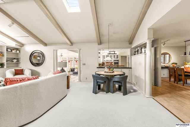 8731 Douglas Street, Omaha, NE 68114