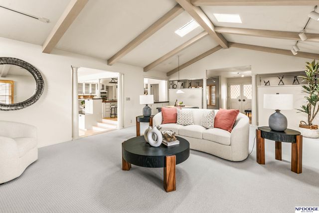 8731 Douglas Street, Omaha, NE 68114