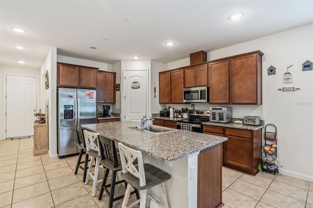 31724 BROADWATER AVENUE, Leesburg, FL 34748